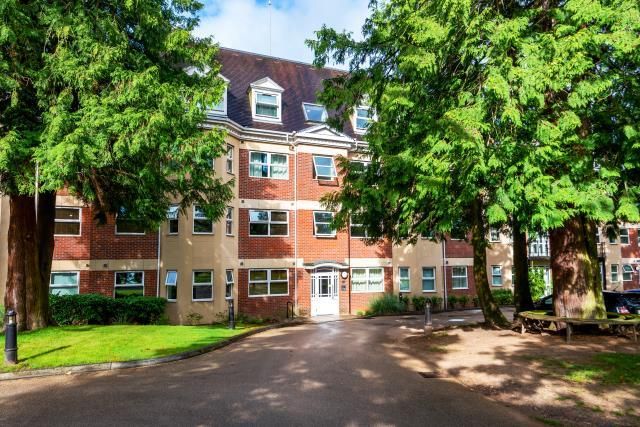2 bed flat for sale in camberley, surrey gu15