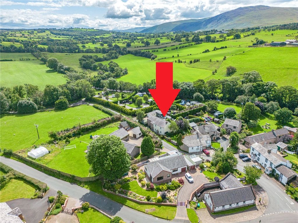 6 bed detached house for sale in Beck End & Beck End Barn, Millhouse