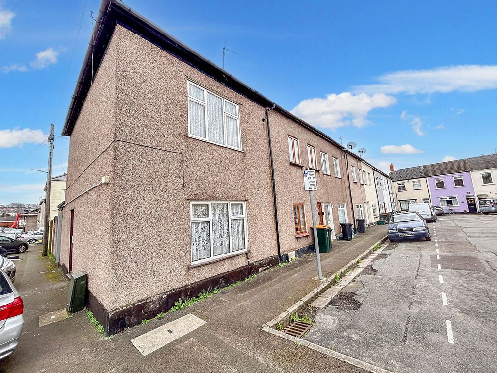 3 bed terraced house for sale in Barnard Street, Newport NP19, £130,000