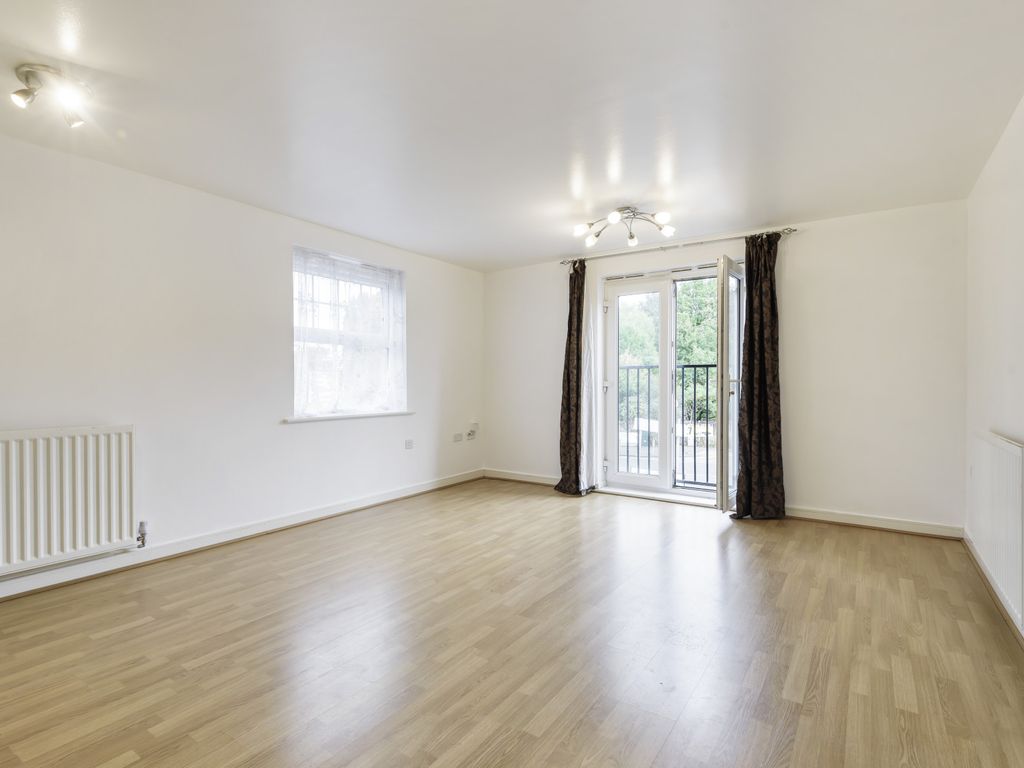 2 bed flat to rent in Green Lane, Morden, Surrey SM4, £1,600 pcm Zoopla