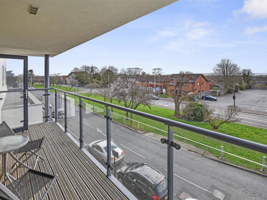 1 bed flat for sale in Centenary Place, 1 Southchurch Boulevard ...