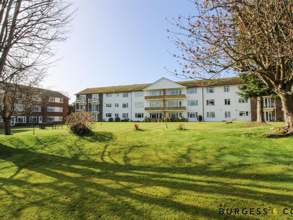 3 bed flat for sale in Birkdale, BexhillOnSea TN39 Zoopla