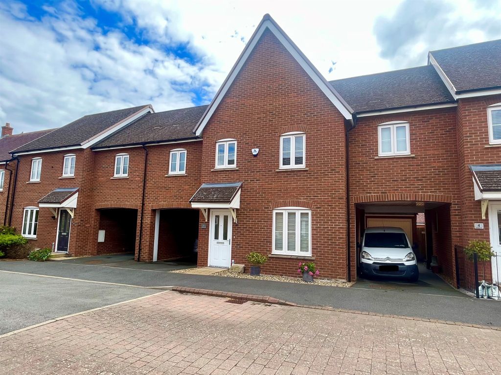 3 bed link detached house for sale in Bolebec End, Pitstone, Leighton