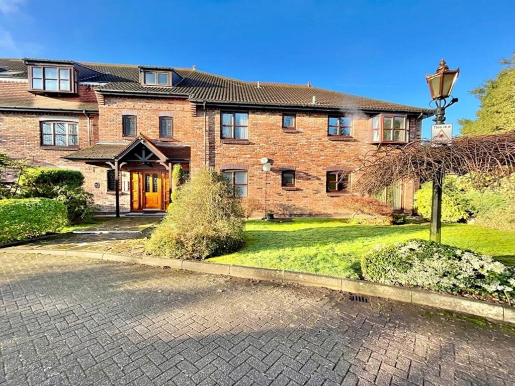 2 bed flat for sale in Drayton Manor, Parrs Wood Road, East Didsbury