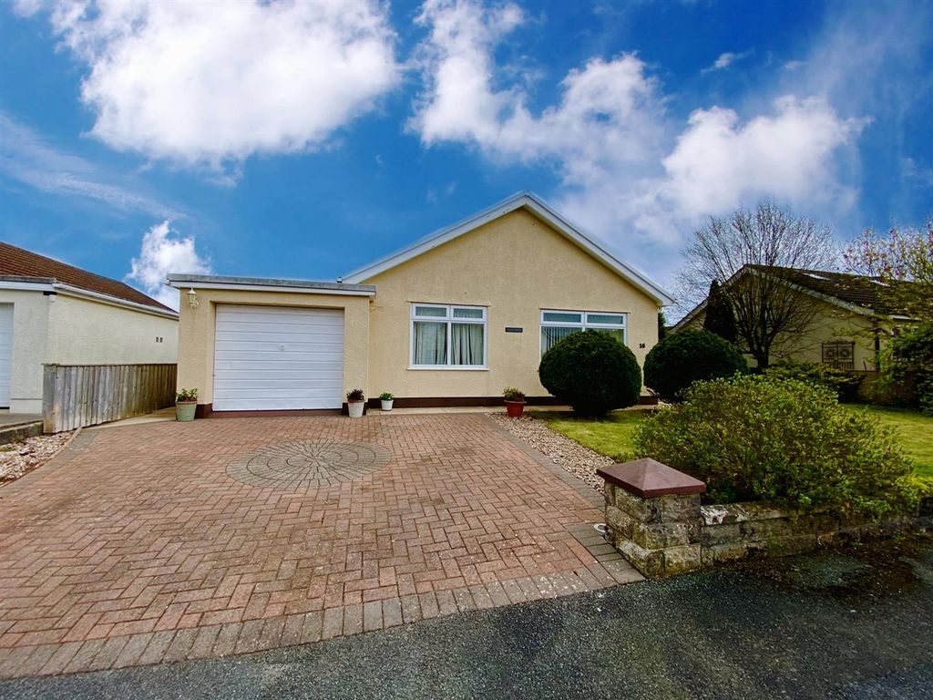 3 bed detached bungalow for sale in Cleggars Park, Lamphey, Pembroke