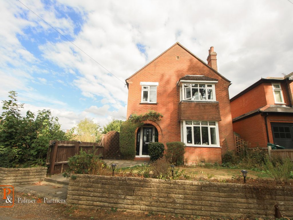 4 bed detached house to rent in Highfield Drive, Colchester, Essex CO3 Zoopla