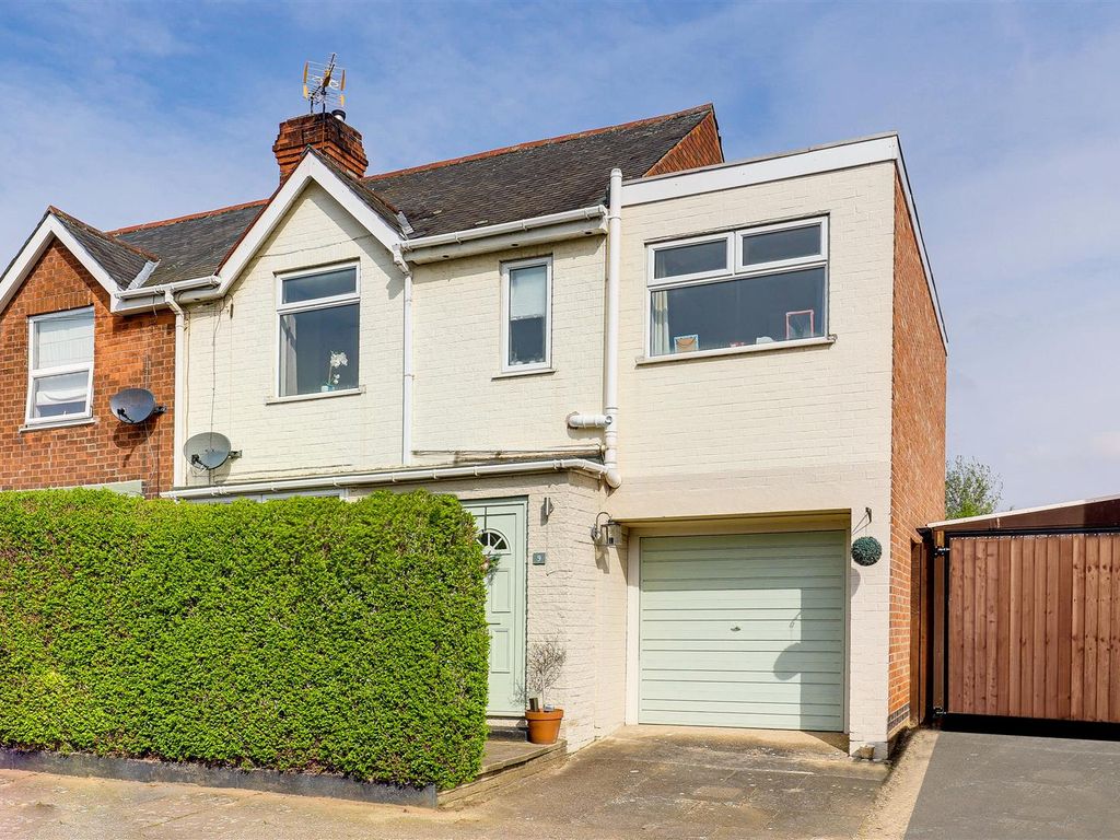 4 bed semidetached house for sale in Spinney Road, Long Eaton