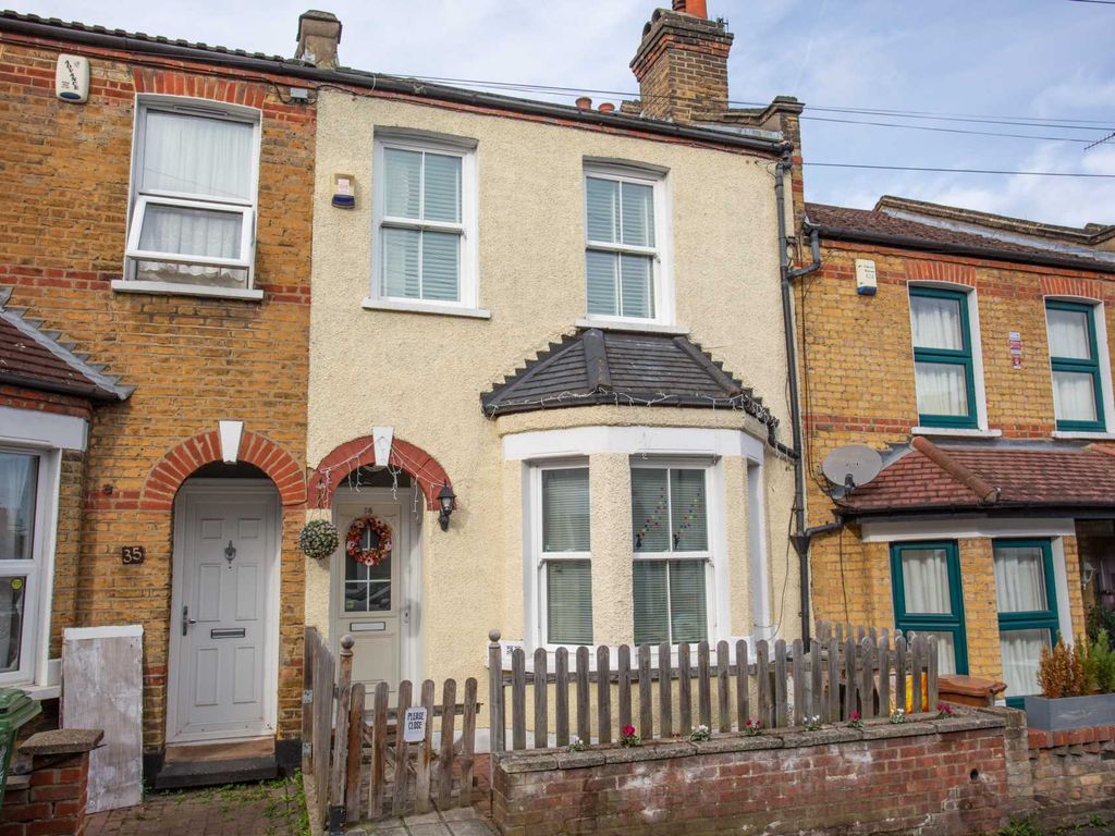 2 bed terraced house for sale in Lyndon Road, Belvedere DA17, £325,000