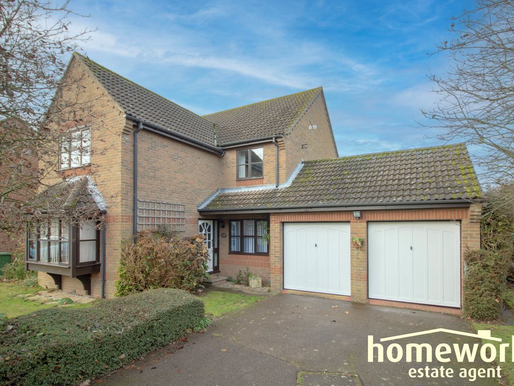4 bed detached house for sale in Windsor Park, Dereham NR19, £375,000