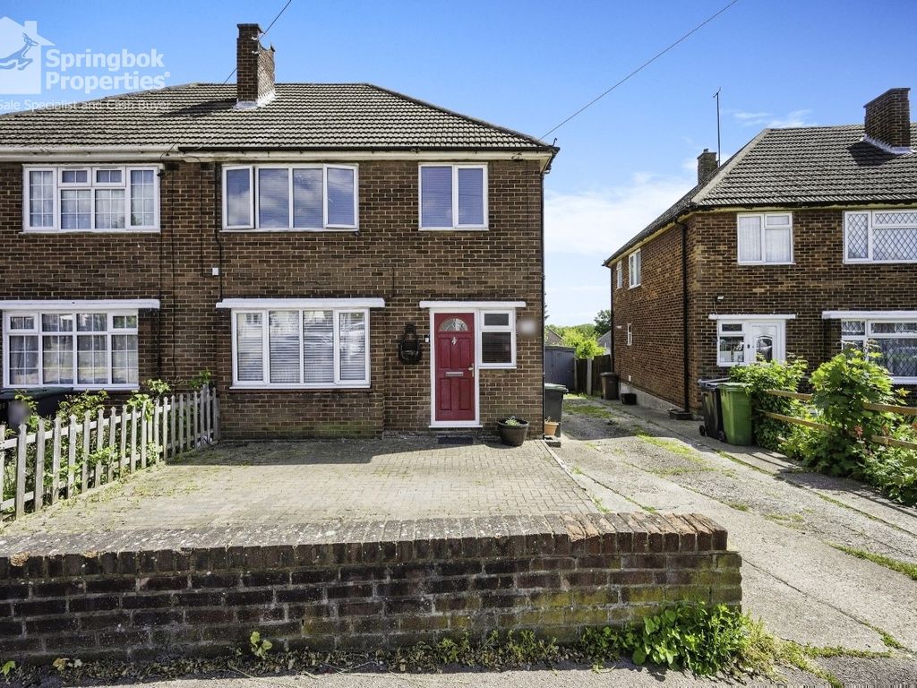 3 bed semidetached house for sale in Hill Rise, Luton, Bedfordshire