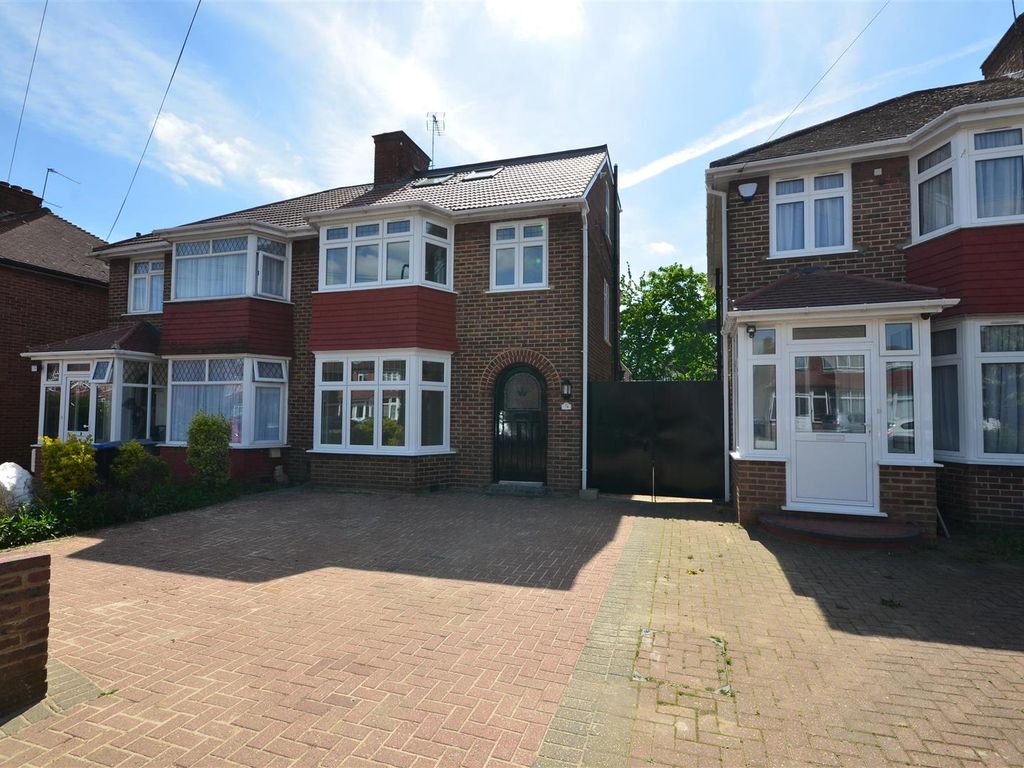 5 bed semidetached house to rent in Kingsbury, Tintern Avenue NW9, £