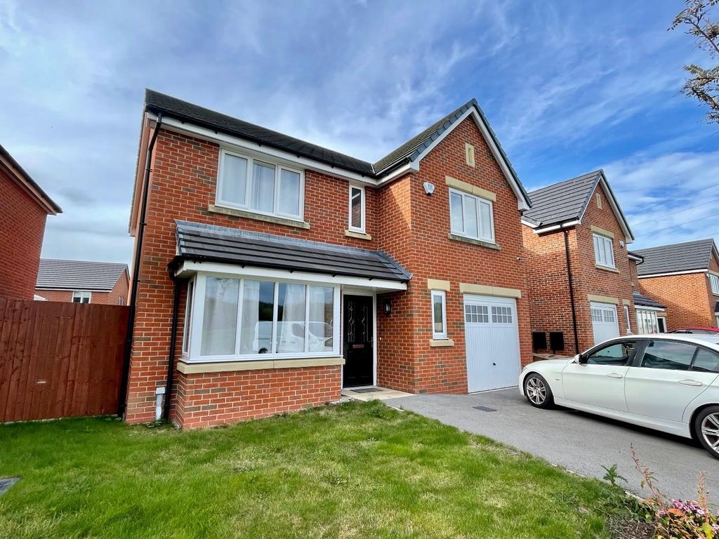 4 bed detached house to rent in Pasture Close, Blackpool FY4, £1,250 pcm Zoopla