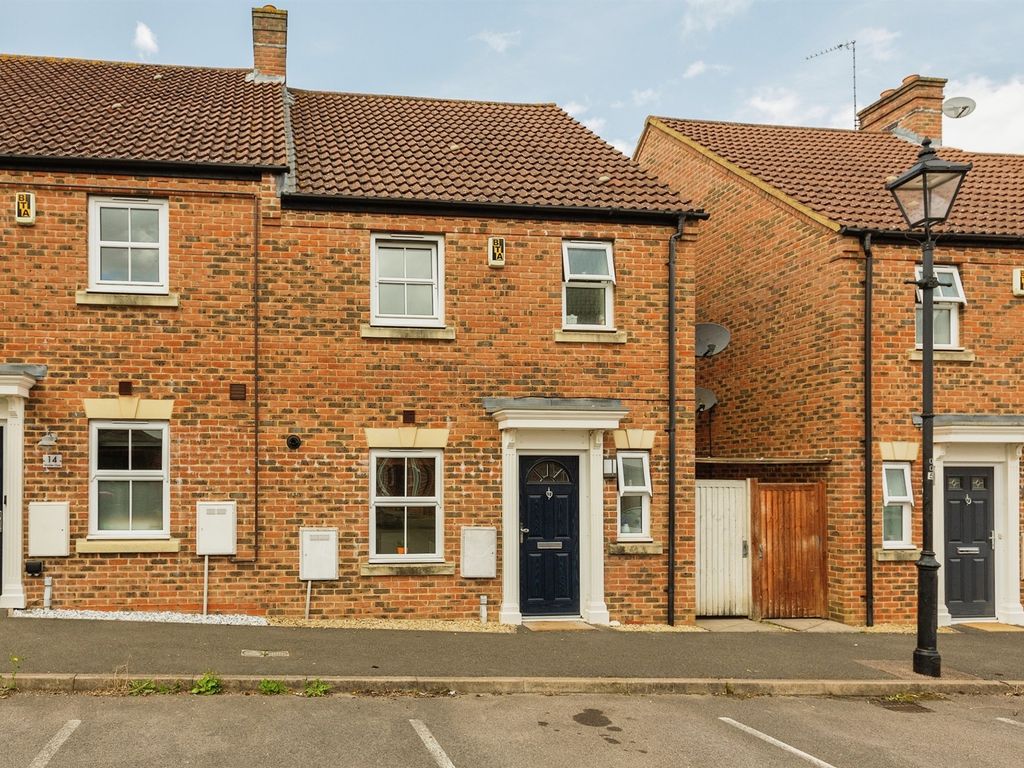 3 bed semidetached house for sale in Warbler Close, Aylesbury HP19 Zoopla