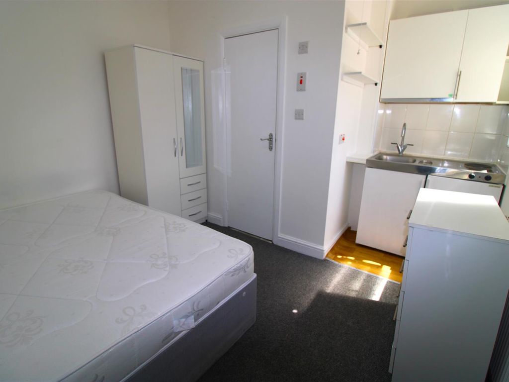 Studio to rent in (All Bills Included) Bloxhall Road, Leyton E10, £950