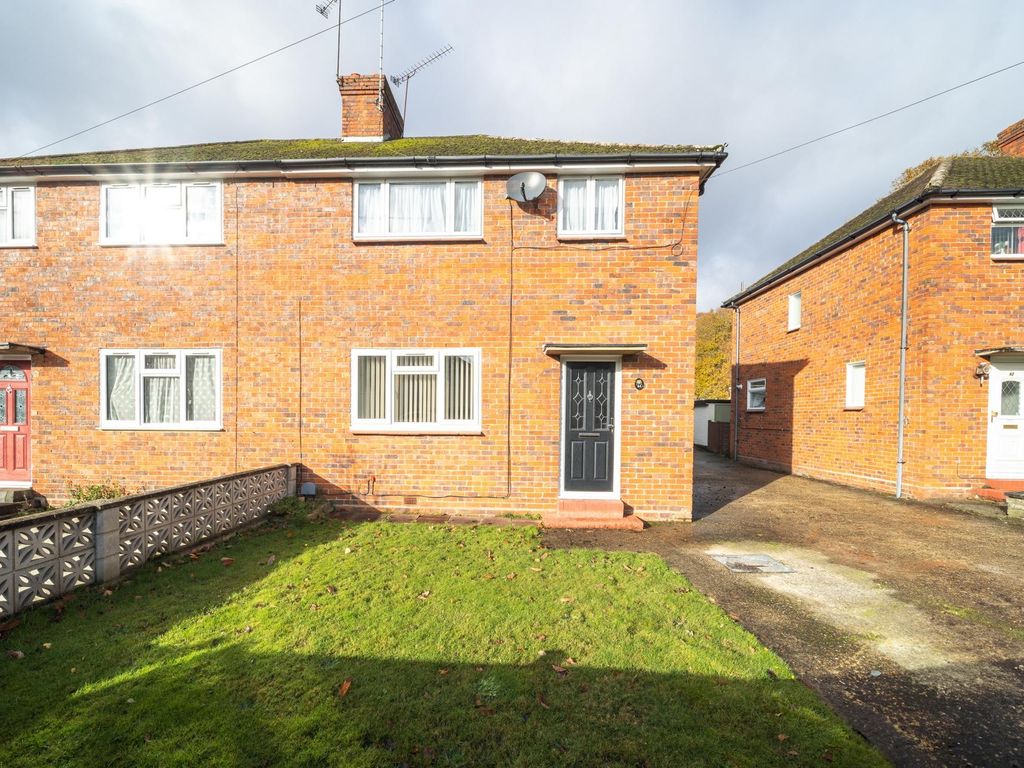 3 bed semidetached house for sale in Fowler Road, Farnborough GU14, £
