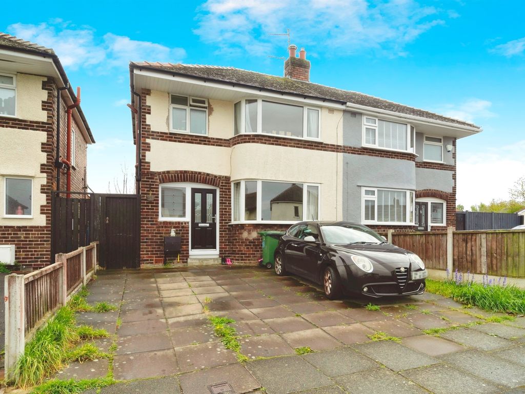 3 bed semidetached house for sale in Crossways, Bromborough, Wirral