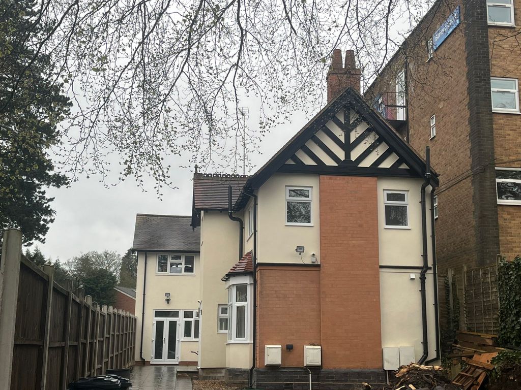 8 bed detached house to rent in Wake Green Road, Moseley, Birmingham