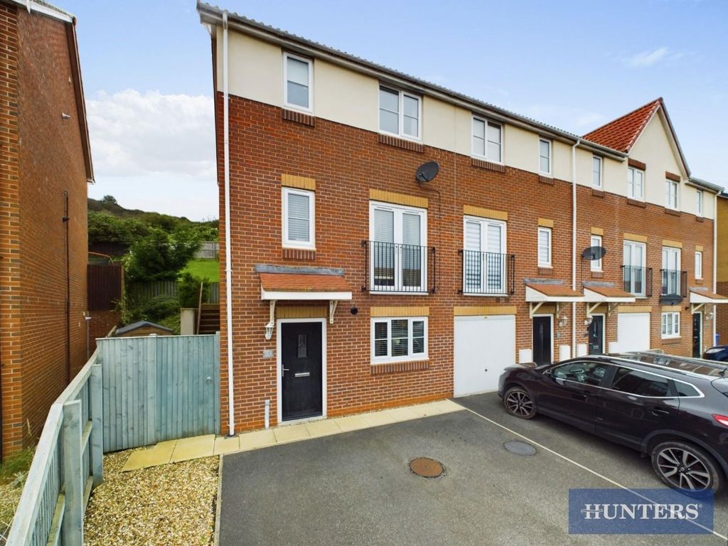 3 bed end terrace house for sale in Blueberry Way, Scarborough YO12, £
