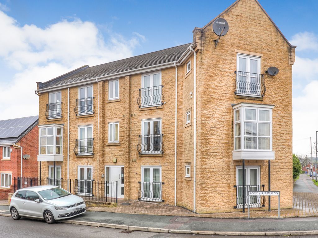 2 bed flat for sale in The Courtyard, Highfield Gardens, Hollingworth