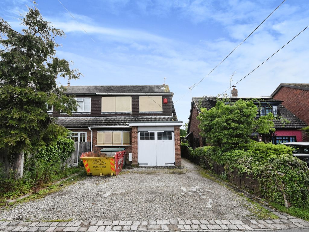 4 bed semidetached house for sale in Runwell Gardens, Runwell