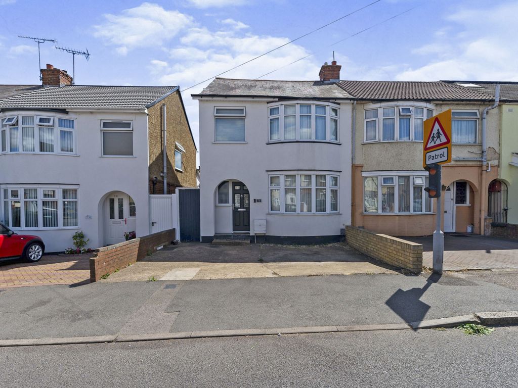 3 bed end terrace house for sale in Blundell Road, Luton LU3 Zoopla