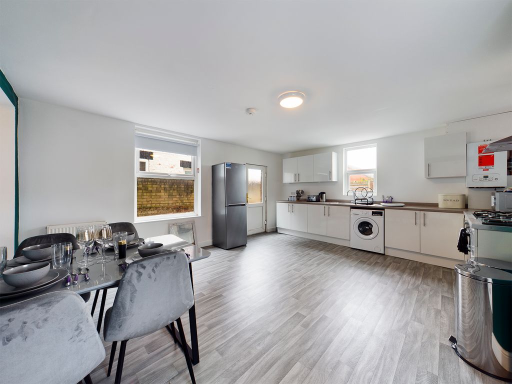 Room to rent in Seymour Street, Tranmere, Birkenhead CH42 Zoopla