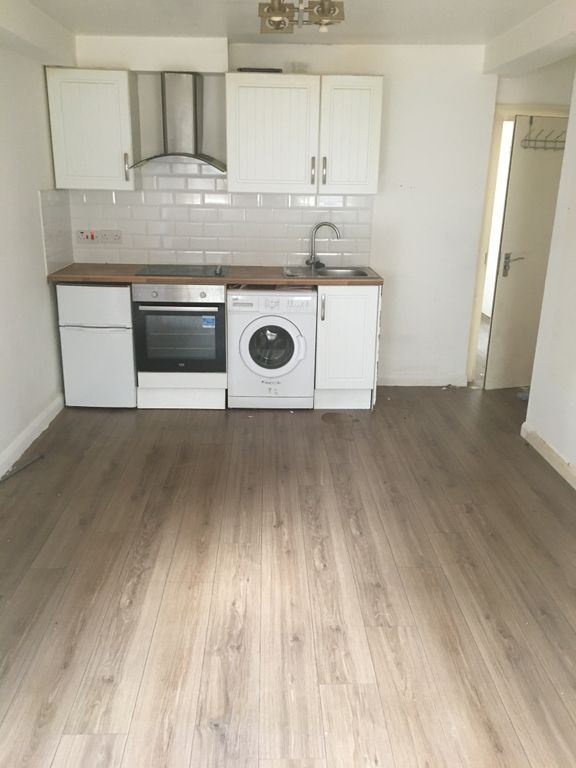 Studio to rent in Cranfield Close, West Norwood SE27 Zoopla