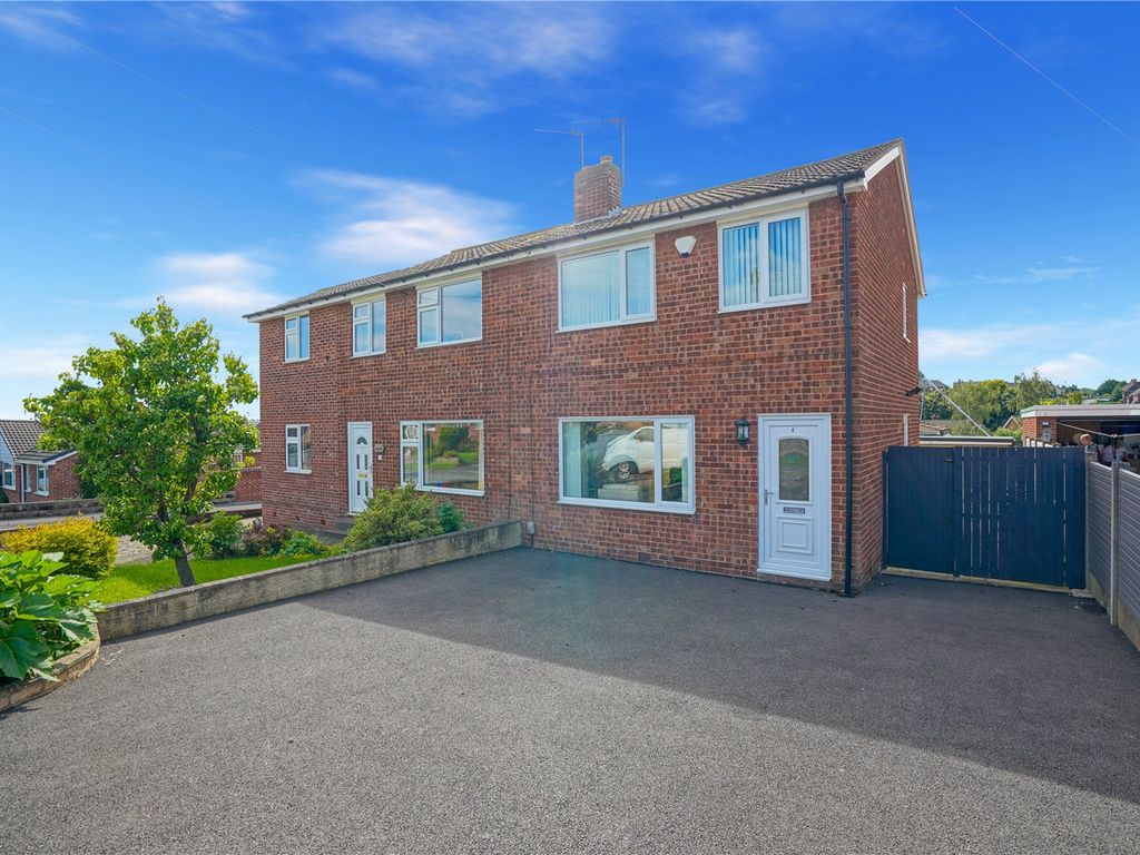 3 bed semidetached house for sale in Lindale Road, Chesterfield