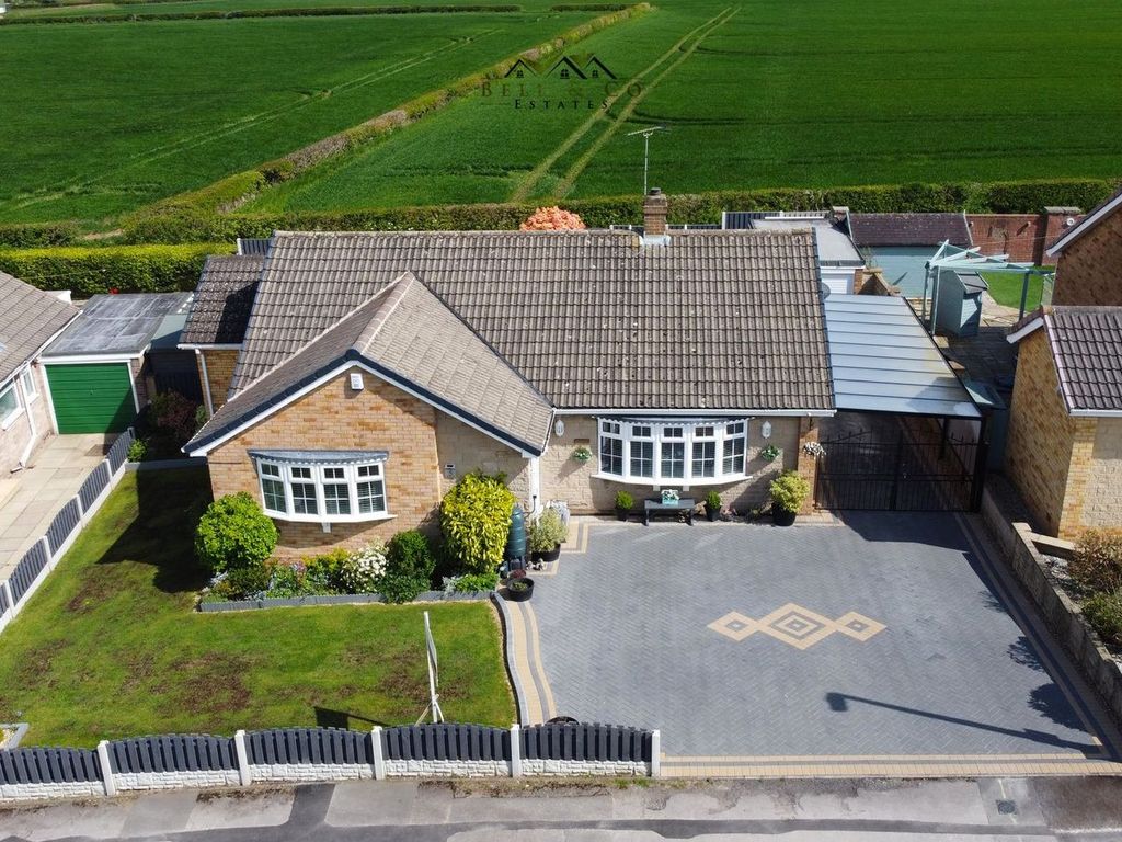 3 bed detached bungalow for sale in High Ash Drive, South Anston