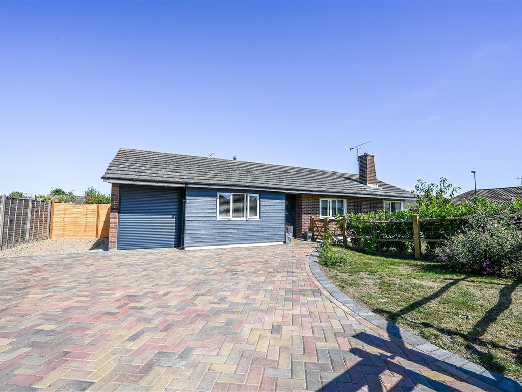 3 bed detached bungalow for sale in Van Dyck Place, North Bersted