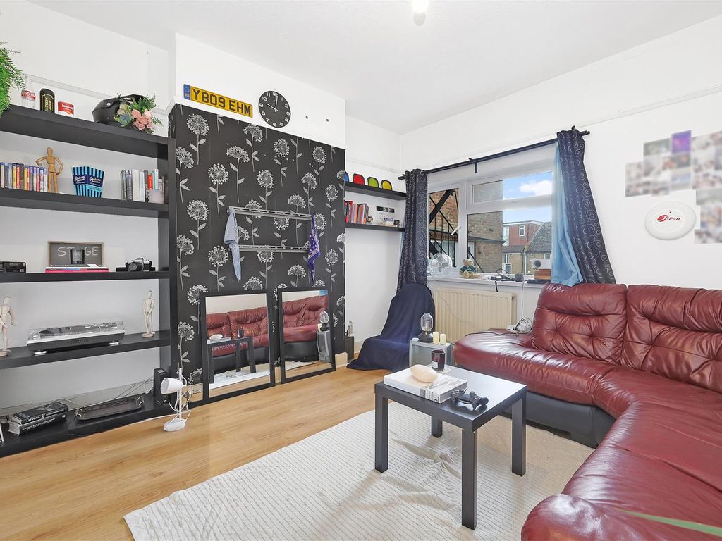 2 bed flat for sale in South Ealing Road, London W5, £349,950 Zoopla