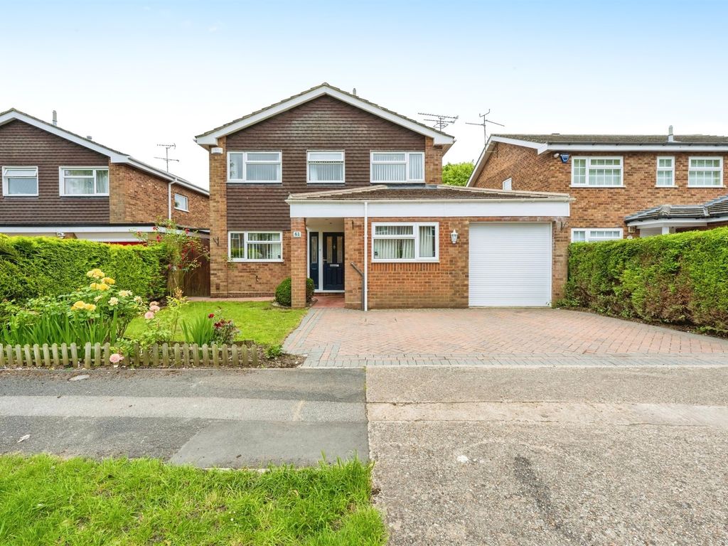 4 bed detached house for sale in Windmill Hill Drive, Bletchley, Milton