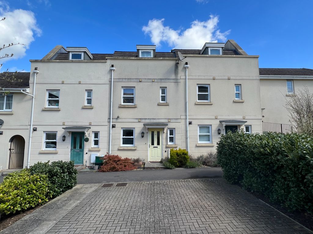 4 bed terraced house for sale in Clearwell Gardens, Cheltenham GL52