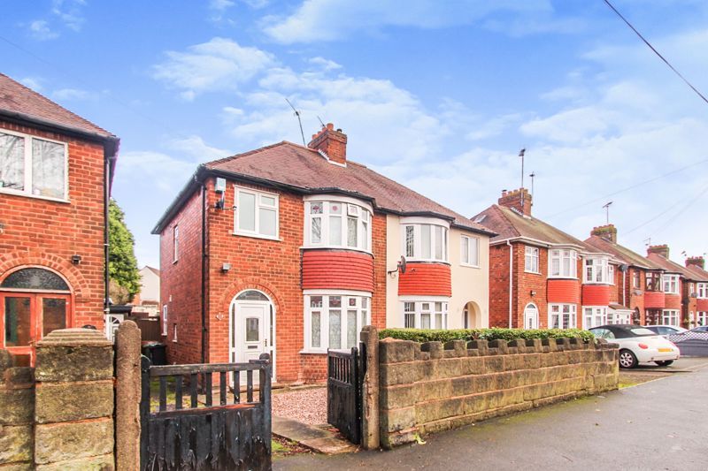 3 bed semidetached house for sale in Somerset Road, Willenhall WV13, £