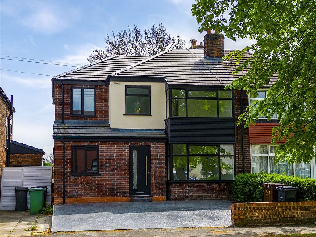 4 bed semidetached house for sale in Parr Lane, Bury BL9, £425,000