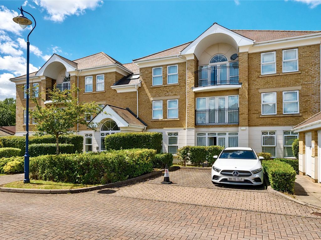2 bed flat for sale in Deepcut, Camberley, Surrey GU16, £240,000 Zoopla