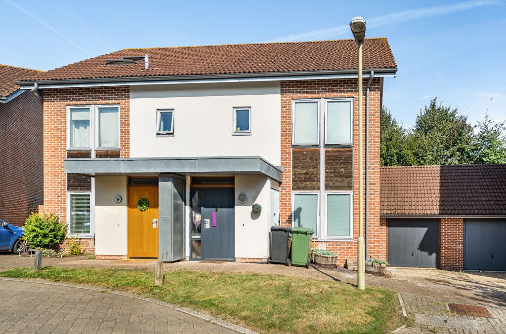 3 bed semidetached house for sale in Sorting Lane, Basingstoke