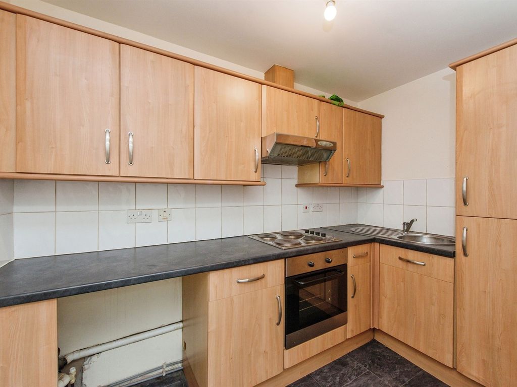 2 bed for sale in Elizabeth Drive, Castleford WF10, £70,000