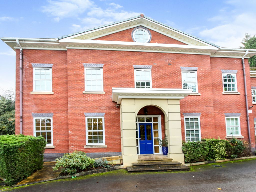 2 bed flat for sale in Wilmslow Road, Cheadle, Greater Manchester SK8