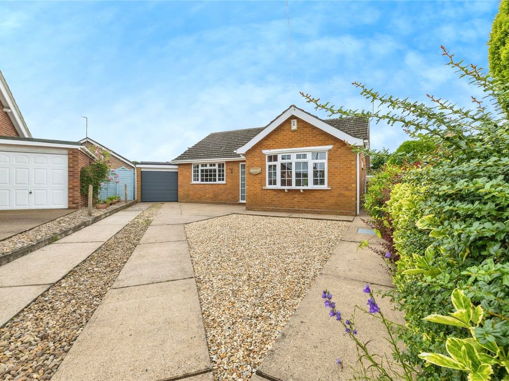 2 bed bungalow for sale in Sudbury Close, Lincoln, Lincolnshire LN6, £265,000 Zoopla
