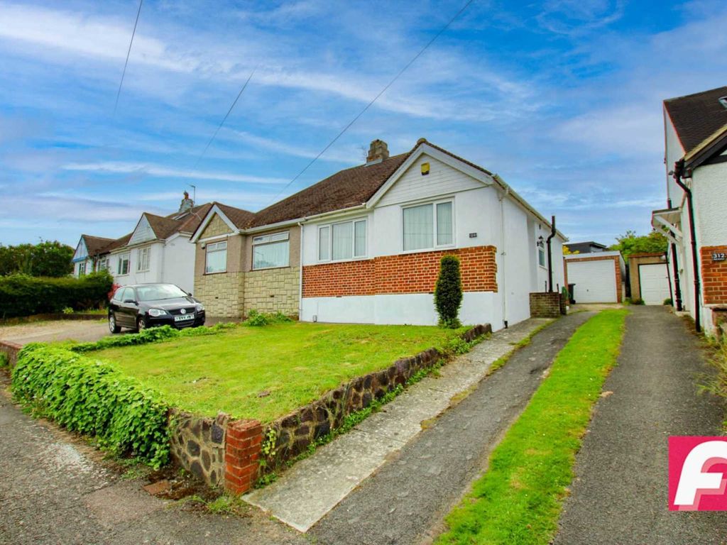 2 bed semidetached bungalow for sale in Park Avenue, Bushey WD23, £