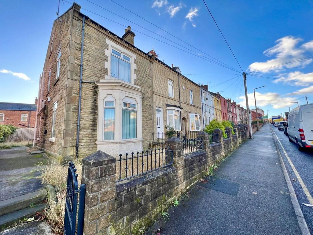 6 bed property for sale in Cemetery Road, Barnsley S70, £175,000 Zoopla