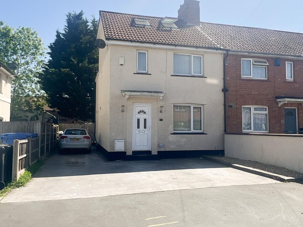 3 bed end terrace house to rent in Connaught Road, Knowle, Bristol BS4