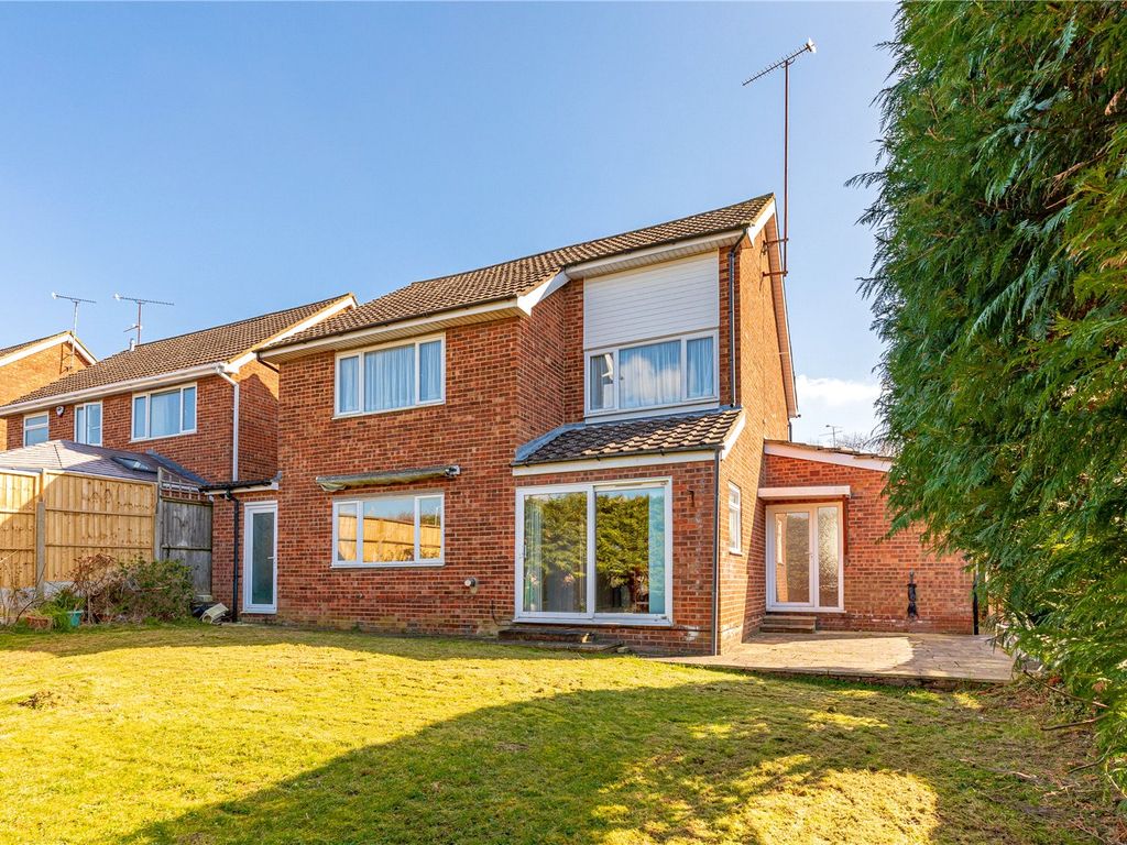 5 bed detached house for sale in Oldhill, Dunstable, Bedfordshire LU6