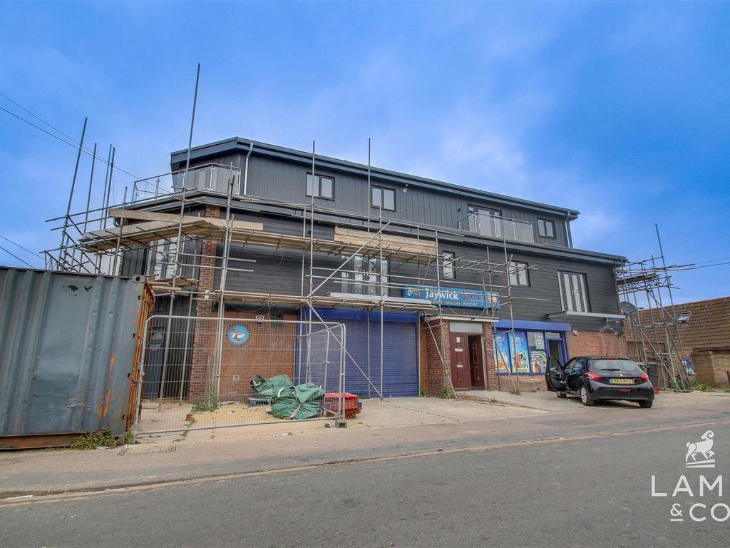 2 bed flat to rent in Meadow Way, ClactonOnSea CO15 Zoopla
