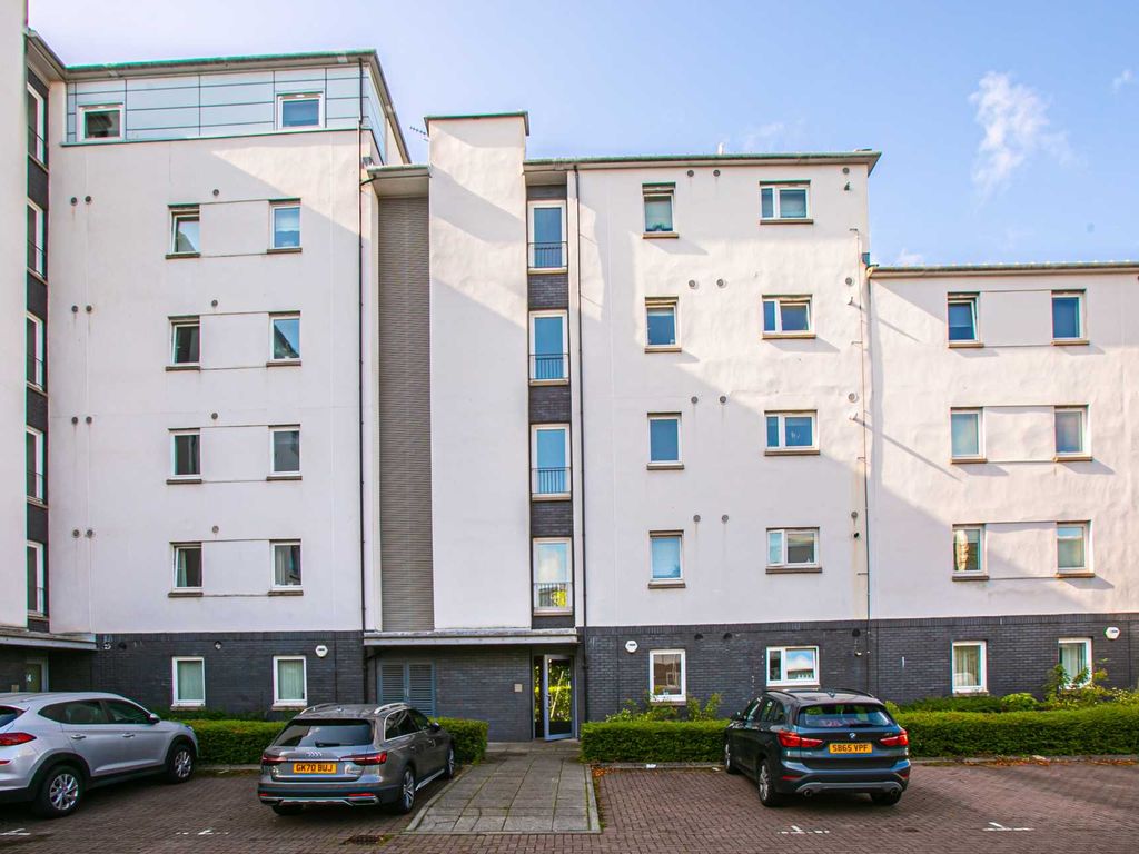 2 bed flat for sale in Redshank Ave, Renfrew PA4, £149,950 Zoopla
