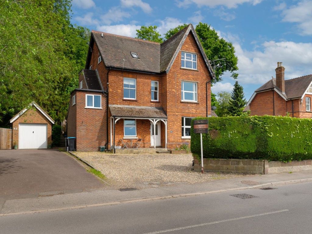 1 bed flat for sale in Mid Street, South Nutfield, Redhill RH1 Zoopla