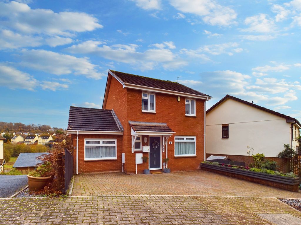 3 bed detached house for sale in Eaglewood Close, Torquay TQ2, £395,000