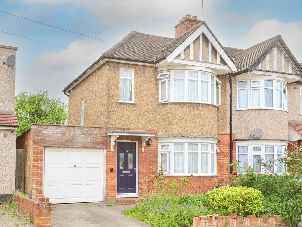 3 bed property for sale in Exmouth Road, Ruislip Manor, Ruislip HA4, £