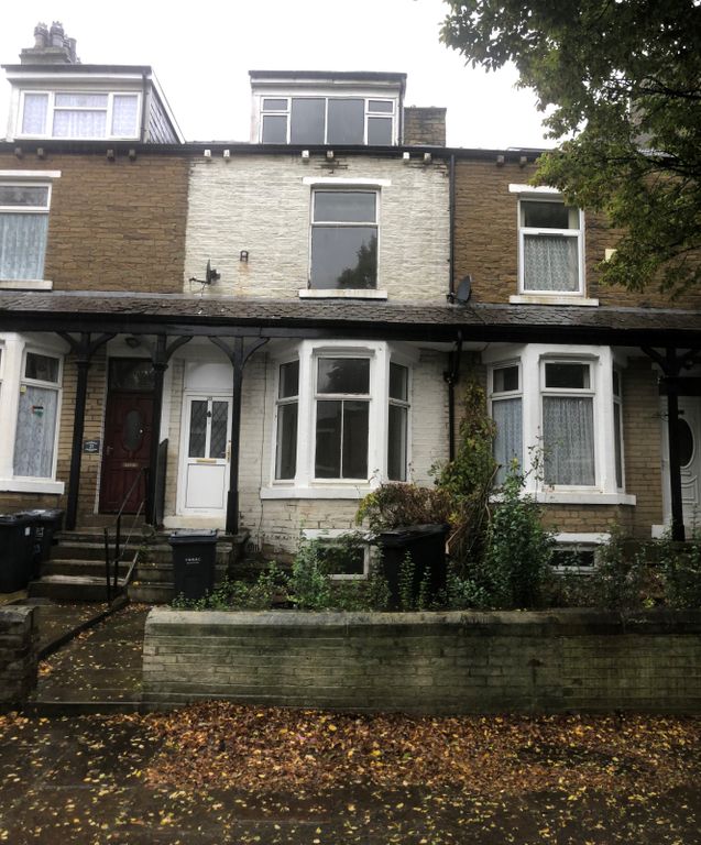 4 bed terraced house to rent in Athol Road, Manningham, Bradford BD9, £